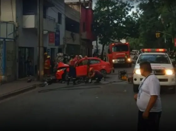 IMPRESIONANTE: Tremendo choque en pleno centro salteño