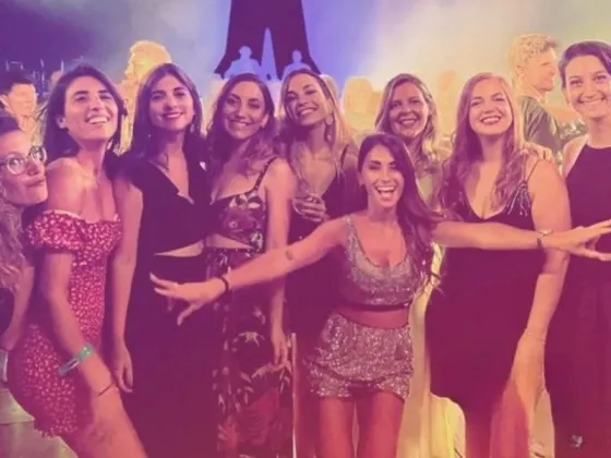 Antonela Roccuzzo se reunió con sus amigas de la infancia en Rosario: hubo foto y celebración hasta la madruga