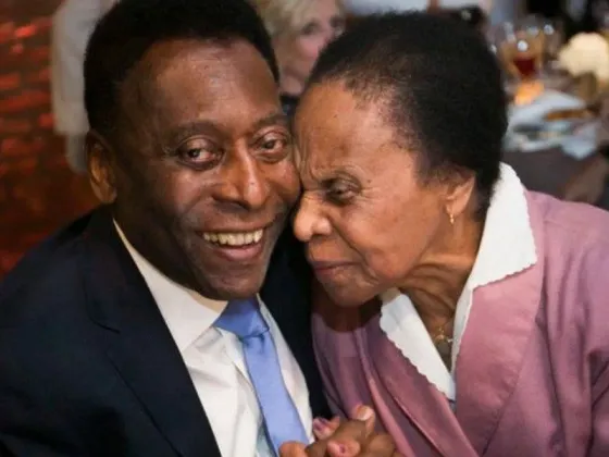 La hermana de Pelé confirmó que su madre, de 100 años, aún desconoce sobre la muerte del astro brasileño: "No lo sabe"