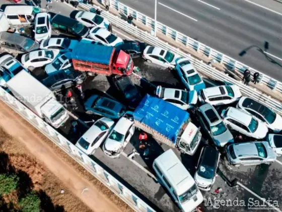 El medio local Jimu, afiliado al grupo estatal Hubei Daily Media, indicó que un camión atropelló a un cortejo fúnebre