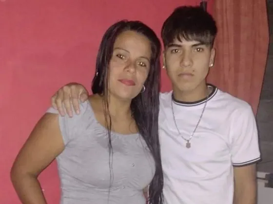 Habló la mamá del adolescente asesinado en Jesús María: “Veinte personas atacaron a mi hijo por una gorra”