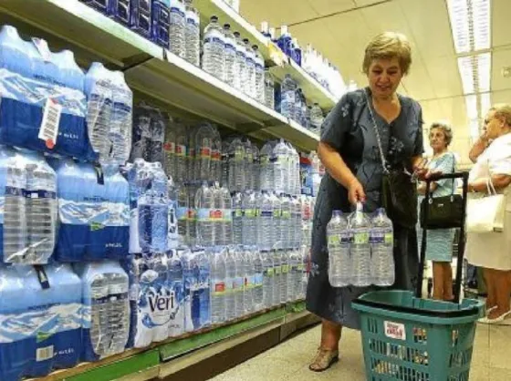 Norte provincial: Multaron a locales que subieron los precios del agua por la crisis hídrica